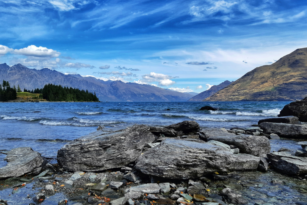 5 Benefits of Lakeside Living at Homestead Bay